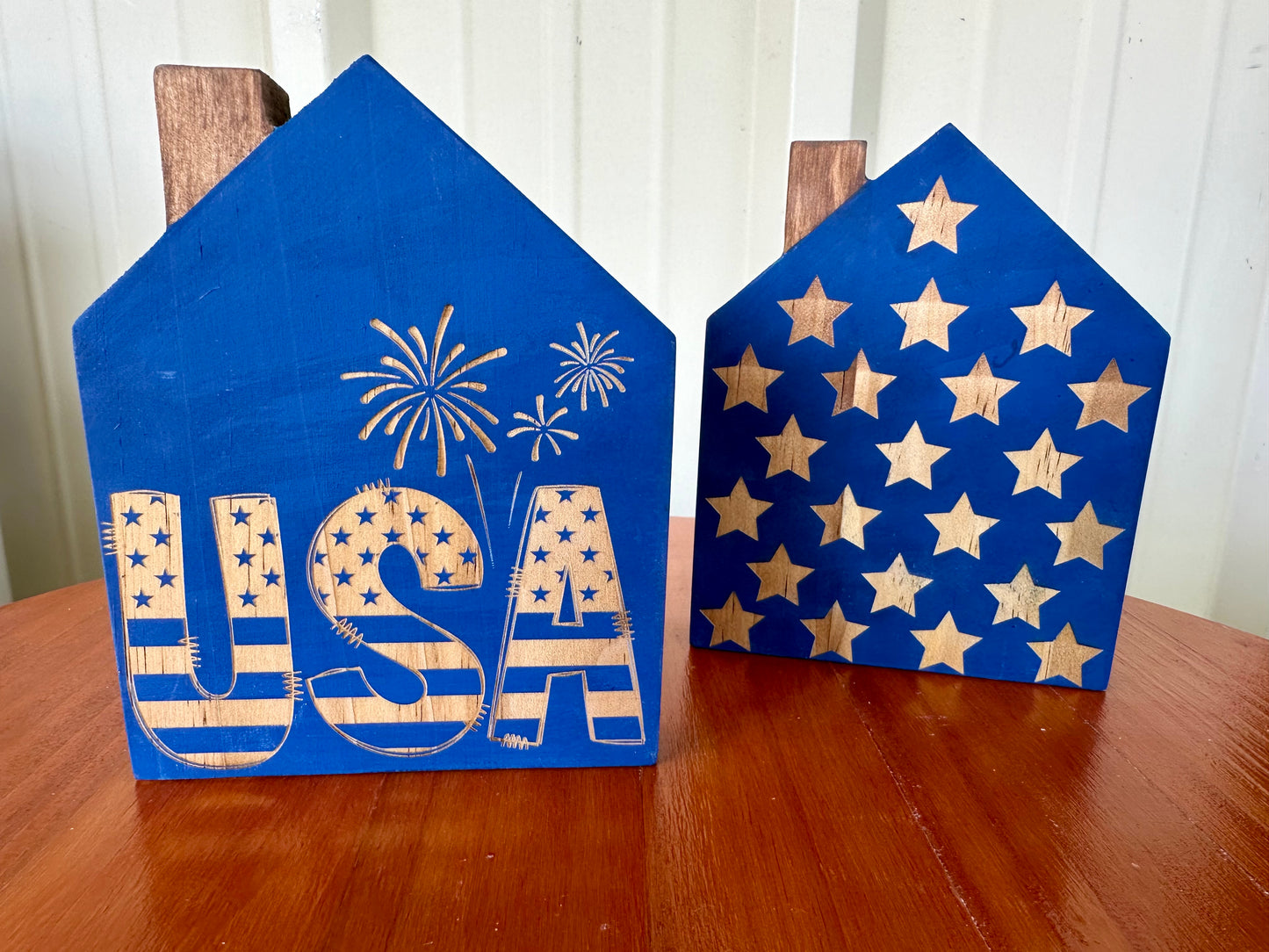 USA shelf sitter